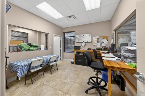 Immobilier commercial à vendre à Oviedo, Floride: 929.77 m2 № 2103746 - photo 17