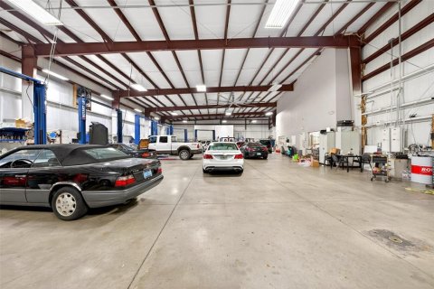 Immobilier commercial à vendre à Oviedo, Floride: 929.77 m2 № 2103746 - photo 19