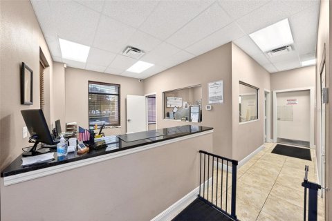 Immobilier commercial à vendre à Oviedo, Floride: 929.77 m2 № 2103746 - photo 5