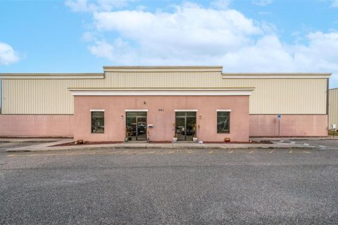 Immobilier commercial à vendre à Oviedo, Floride: 929.77 m2 № 2103746 - photo 3