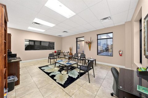 Immobilier commercial à vendre à Oviedo, Floride: 929.77 m2 № 2103746 - photo 10