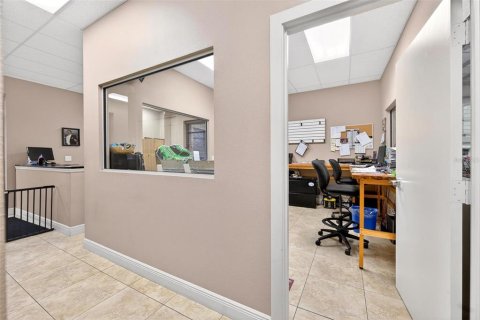 Immobilier commercial à vendre à Oviedo, Floride: 929.77 m2 № 2103746 - photo 16