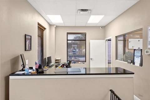 Immobilier commercial à vendre à Oviedo, Floride: 929.77 m2 № 2103746 - photo 6