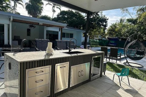 Купить виллу или дом в Майами, Флорида 3 спальни, 338.81м2, № 1973271 - фото 3