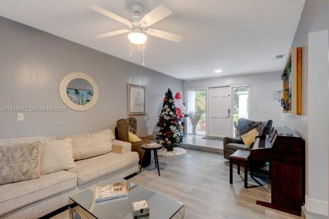 Купить виллу или дом в Майами, Флорида 3 спальни, 338.81м2, № 1973271 - фото 21