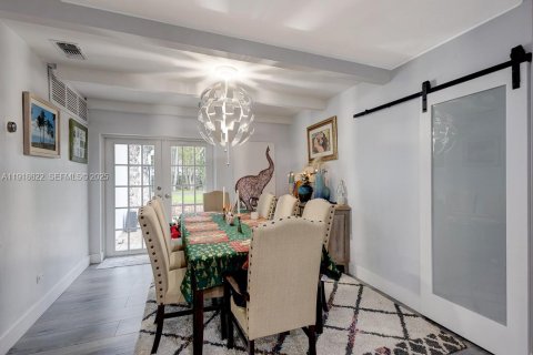 Купить виллу или дом в Майами, Флорида 3 спальни, 338.81м2, № 1973271 - фото 19