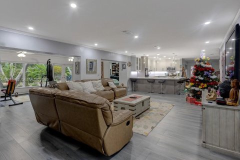 Купить виллу или дом в Майами, Флорида 3 спальни, 338.81м2, № 1973271 - фото 16