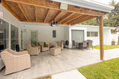 Купить виллу или дом в Майами, Флорида 3 спальни, 338.81м2, № 1973271 - фото 27