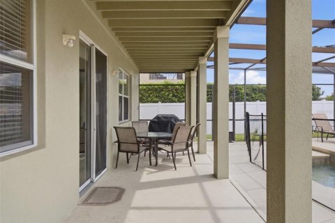 House in Davenport, Florida 5 bedrooms, 302.03 sq.m. № 2210852 - photo 22