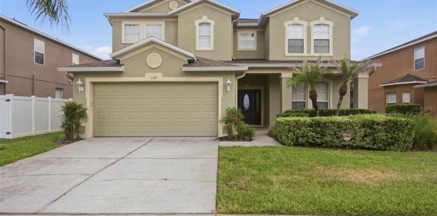 House in Davenport, Florida 5 bedrooms, 302.03 sq.m. № 2210852