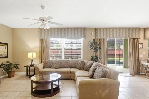 House in Davenport, Florida 5 bedrooms, 302.03 sq.m. № 2210852 - photo 15