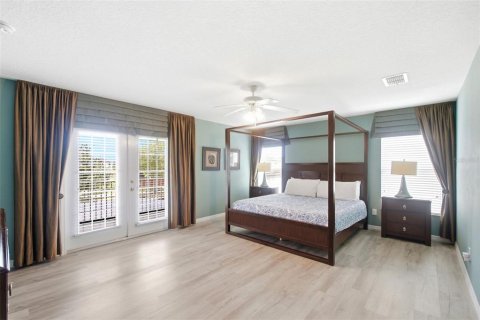 House in Davenport, Florida 5 bedrooms, 302.03 sq.m. № 2210852 - photo 24