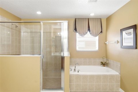 House in Davenport, Florida 5 bedrooms, 302.03 sq.m. № 2210852 - photo 30