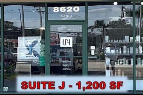 Propiedad comercial en alquiler en Sarasota, Florida, 1649.94 m2 № 1906857 - foto 1