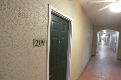 Condominio en venta en Clearwater, Florida, 1 dormitorio, 61.32 m2 № 2226114 - foto 3