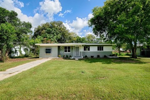 House in Leesburg, Florida 3 bedrooms, 106.84 sq.m. № 2339822