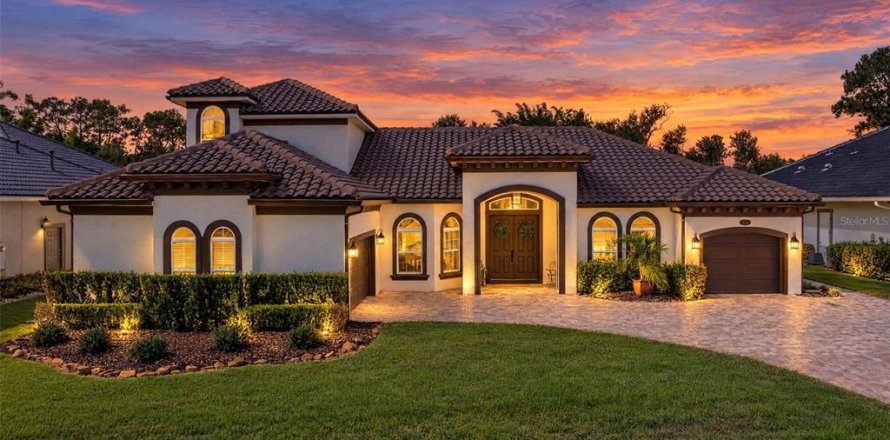 Villa ou maison à Longwood, Floride 4 chambres, 360.09 m2 № 2430895