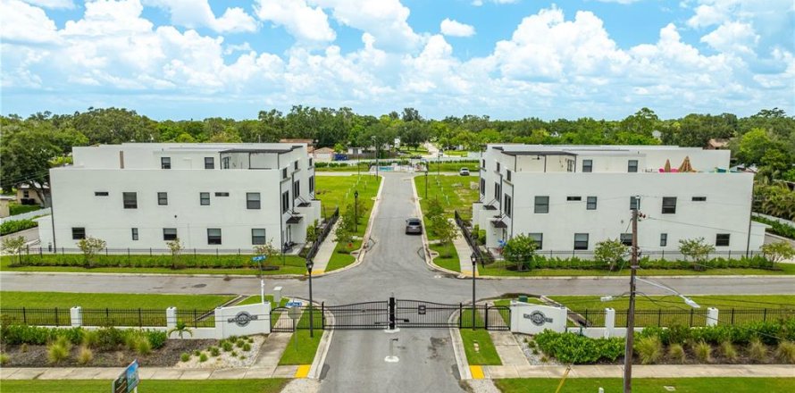 Touwnhouse à Pinellas Park, Floride 3 chambres, 218.41 m2 № 1842134