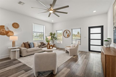 Touwnhouse à vendre à Pinellas Park, Floride: 3 chambres, 218.41 m2 № 1842134 - photo 6