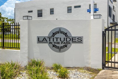 Touwnhouse à vendre à Pinellas Park, Floride: 3 chambres, 218.41 m2 № 1842134 - photo 3