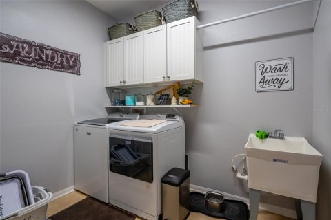 Купить виллу или дом в Аполло-Бич, Флорида 9 комнат, 311.04м2, № 1590193 - фото 29