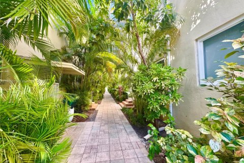 Condo in Miami Beach, Florida, 1 bedroom  № 1973267 - photo 2