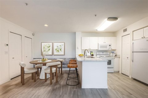 Condo in Lutz, Florida, 2 bedrooms  № 2228394 - photo 3