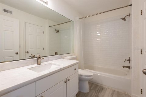 Condo in Lutz, Florida, 2 bedrooms  № 2228394 - photo 20