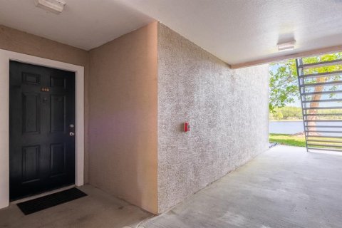 Condo in Lutz, Florida, 2 bedrooms  № 2228394 - photo 2
