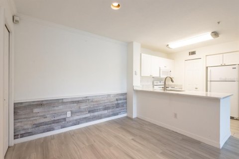 Condo in Lutz, Florida, 2 bedrooms  № 2228394 - photo 8