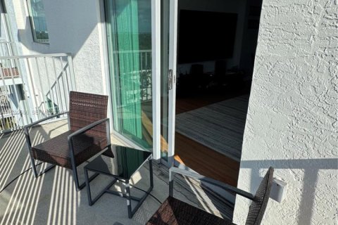 Copropriété à louer à Hollywood, Floride: 2 chambres, 113.34 m2 № 2045134 - photo 15