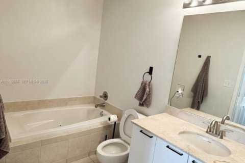 Copropriété à louer à Hollywood, Floride: 2 chambres, 113.34 m2 № 2045134 - photo 7