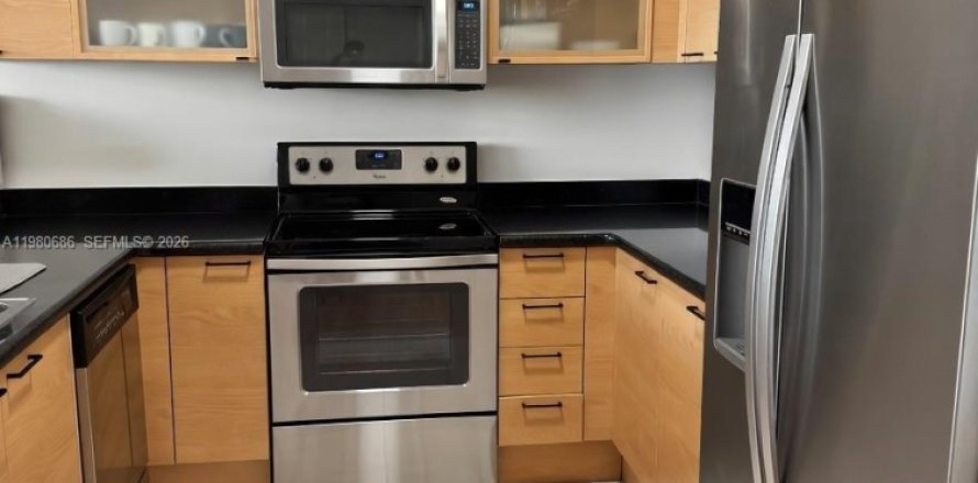 Condo à Hollywood, Floride, 2 chambres  № 2045134