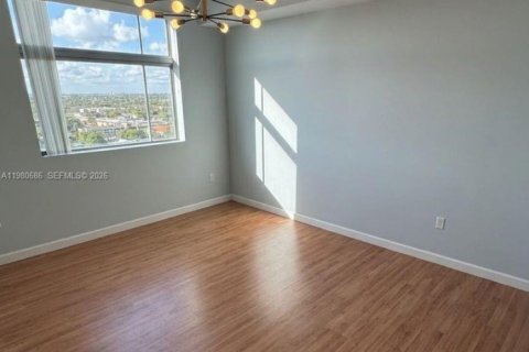 Copropriété à louer à Hollywood, Floride: 2 chambres, 113.34 m2 № 2045134 - photo 5