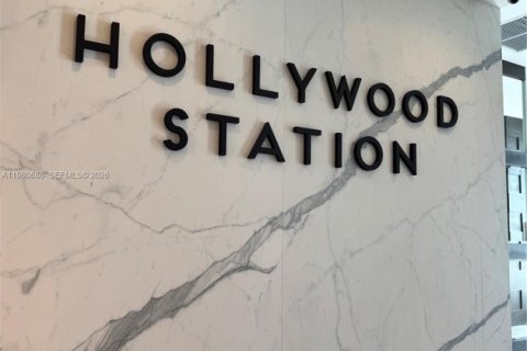 Copropriété à louer à Hollywood, Floride: 2 chambres, 113.34 m2 № 2045134 - photo 16