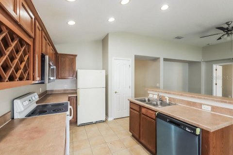 Villa ou maison à louer à Riverview, Floride: 4 chambres, 179.3 m2 № 2405578 - photo 6