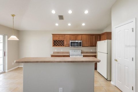 Villa ou maison à louer à Riverview, Floride: 4 chambres, 179.3 m2 № 2405578 - photo 4
