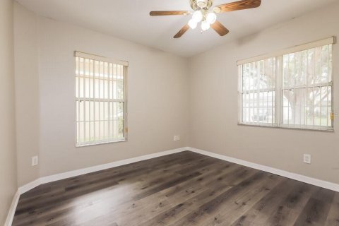 Villa ou maison à louer à Riverview, Floride: 4 chambres, 179.3 m2 № 2405578 - photo 14