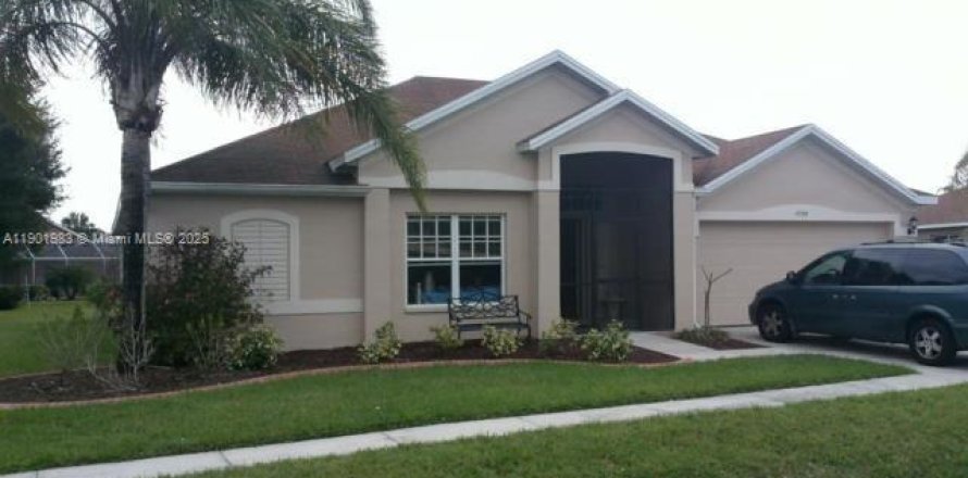 Casa en Lehigh Acres, Florida 3 dormitorios № 1953825