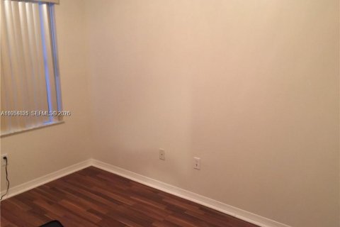 Touwnhouse à vendre à Dania Beach, Floride: 3 chambres, 128.39 m2 № 2010519 - photo 6