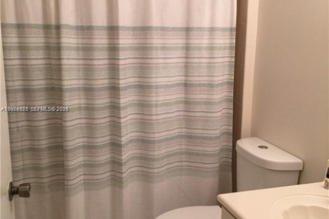 Touwnhouse à vendre à Dania Beach, Floride: 3 chambres, 128.39 m2 № 2010519 - photo 13