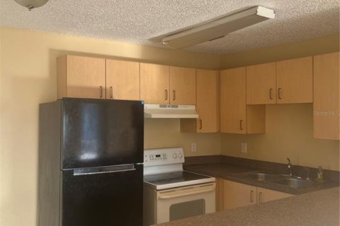 Condo in Cocoa, Florida, 1 bedroom № 2161707 - photo 5