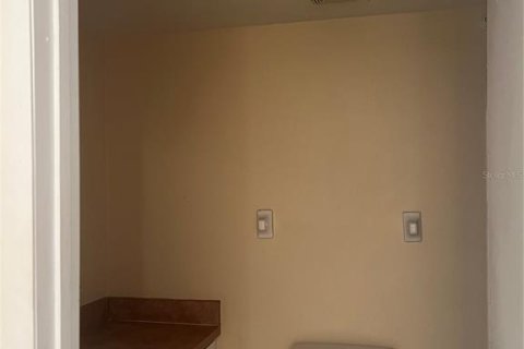 Condo in Cocoa, Florida, 1 bedroom № 2161707 - photo 8