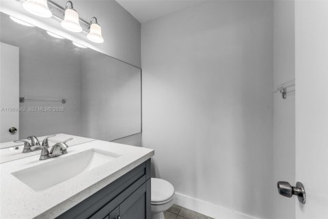 Снять в аренду таунхаус в Майами, Флорида 3 спальни, 128.95м2, № 2030488 - фото 10