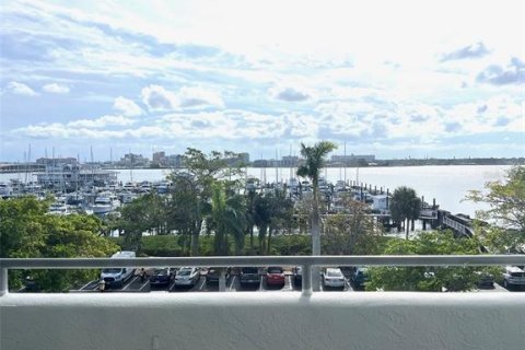 Condominio en alquiler en Palmetto, Florida, 2 dormitorios, 132.85 m2 № 1522788 - foto 9