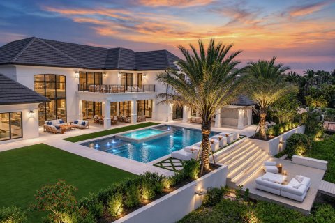 House in Jupiter, Florida 7 bedrooms, 900.41 sq.m. № 2263457