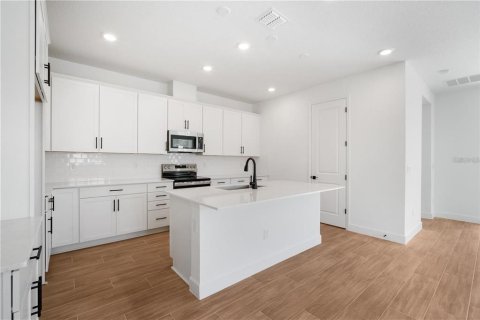 Villa ou maison à vendre à Weeki Wachee, Floride: 4 chambres, 192.31 m2 № 2428678 - photo 5