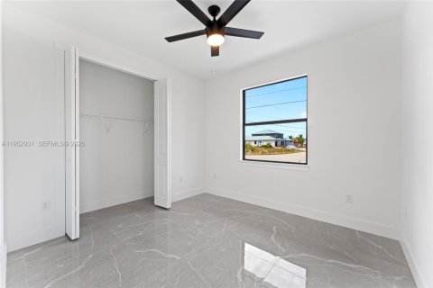 House in Lehigh Acres, Florida 4 bedrooms, 159.33 sq.m. № 2008105 - photo 14