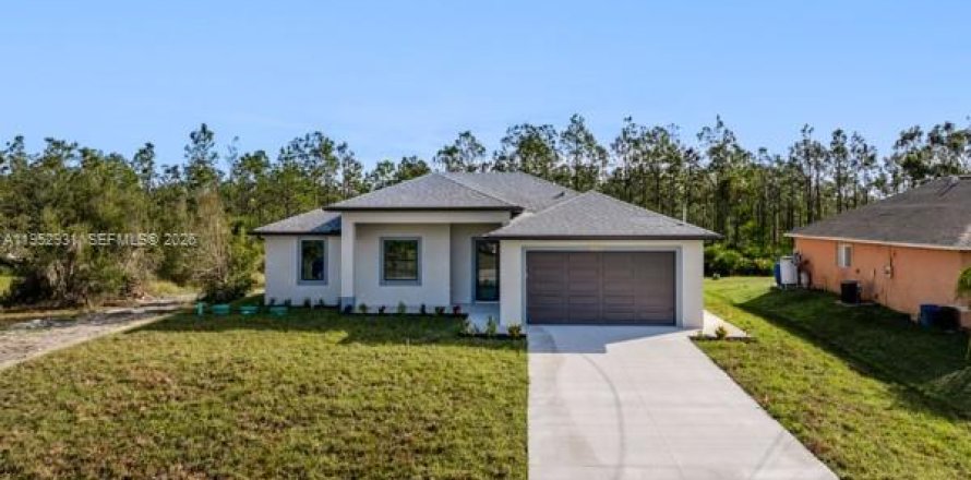 House in Lehigh Acres, Florida 4 bedrooms, 159.33 sq.m. № 2008105