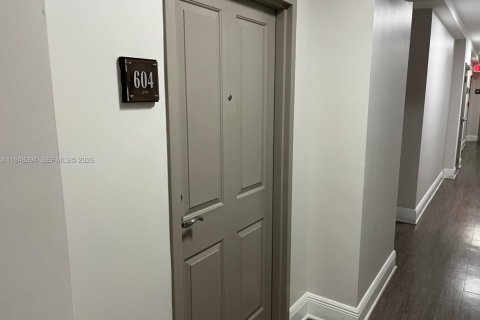 Copropriété à vendre à Miami, Floride: 1 chambre, 75.62 m2 № 2004384 - photo 10